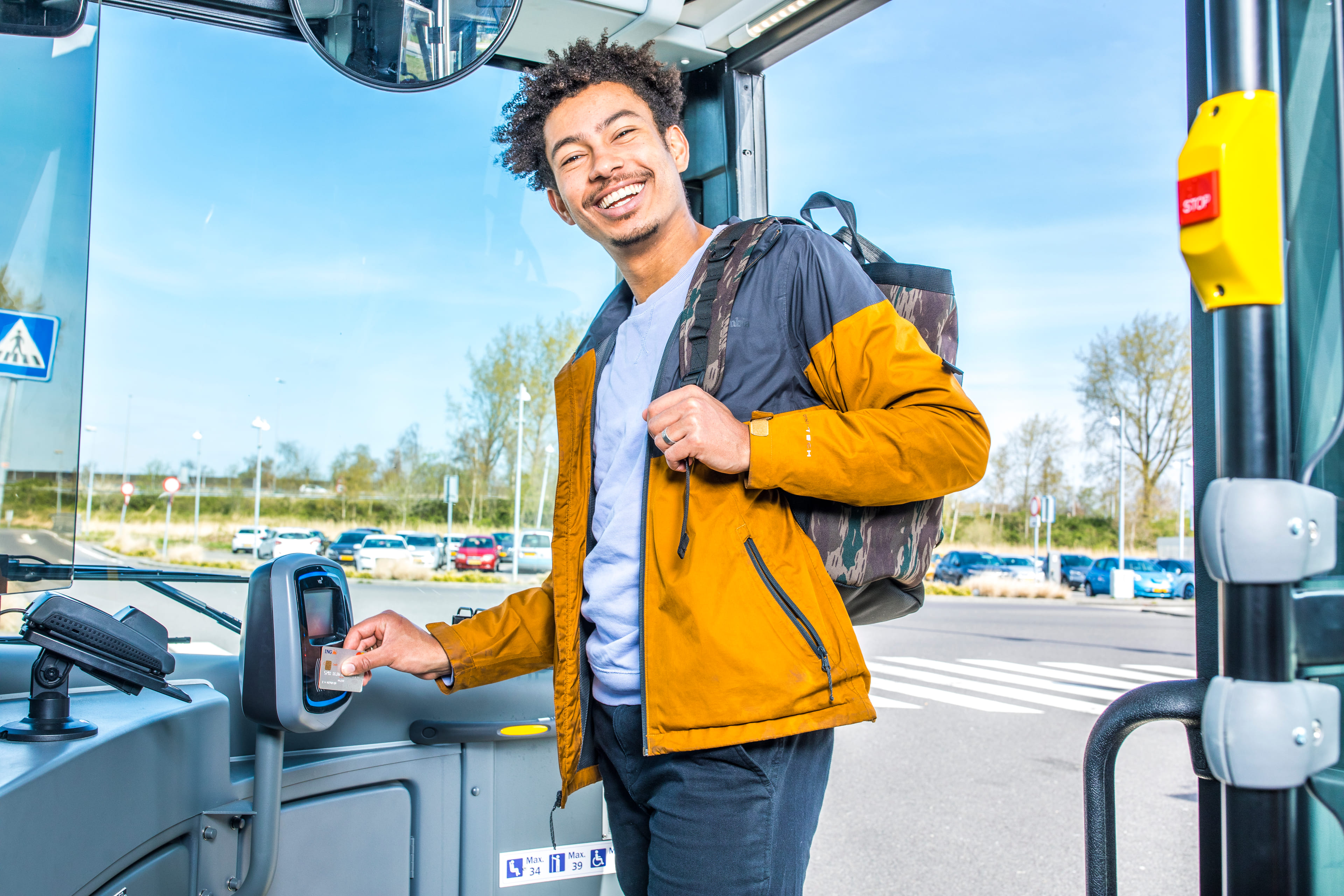 Lijn 51 rijdt tussen Groningen en Drenthe